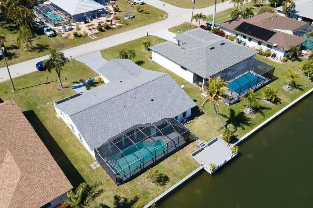 Вилла Luxury Waterfront Haven In Cape Coral - Dog-Friendly Escape With Private Pool Экстерьер фото